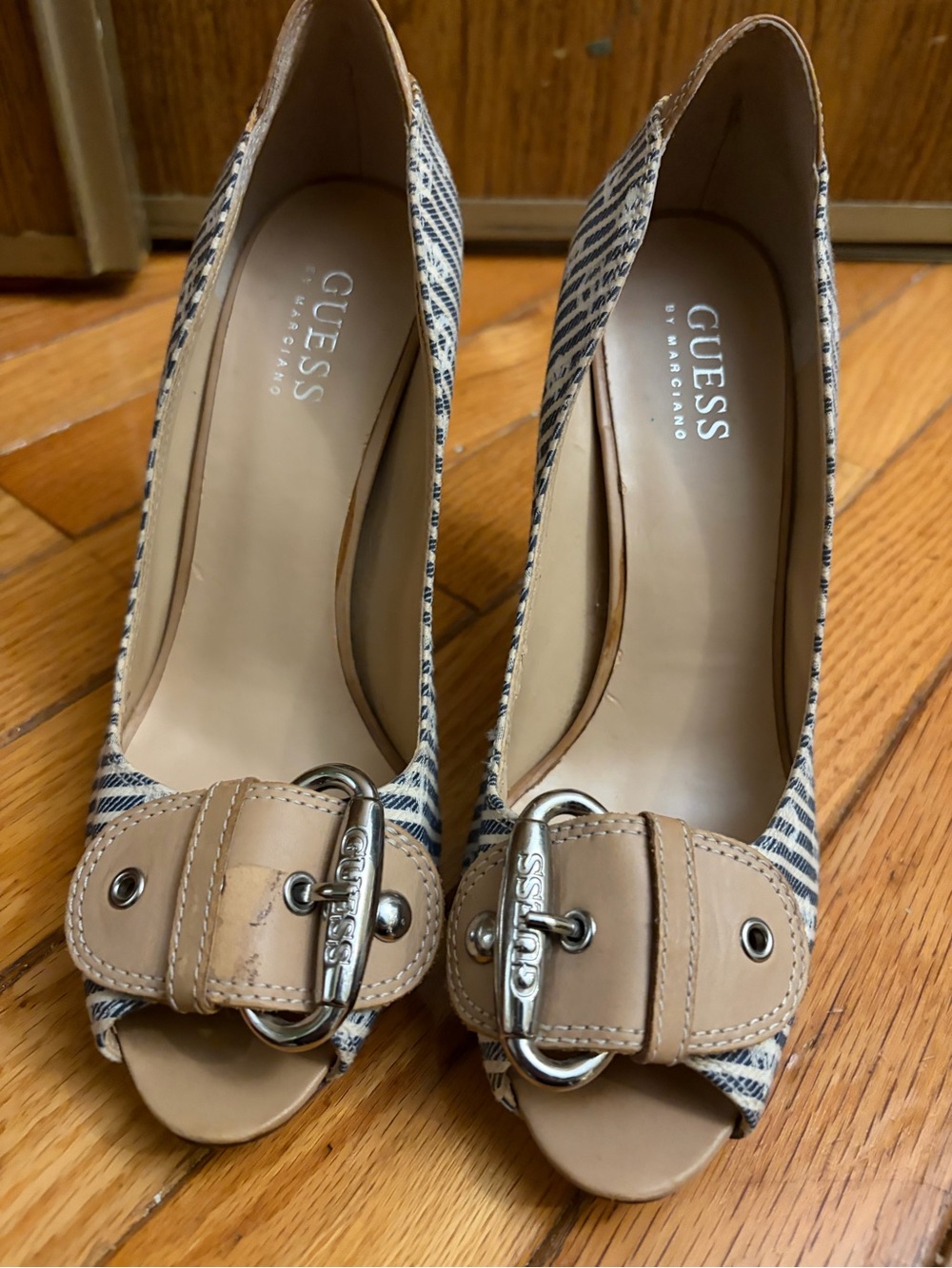 Vintage Guess heels size 7
